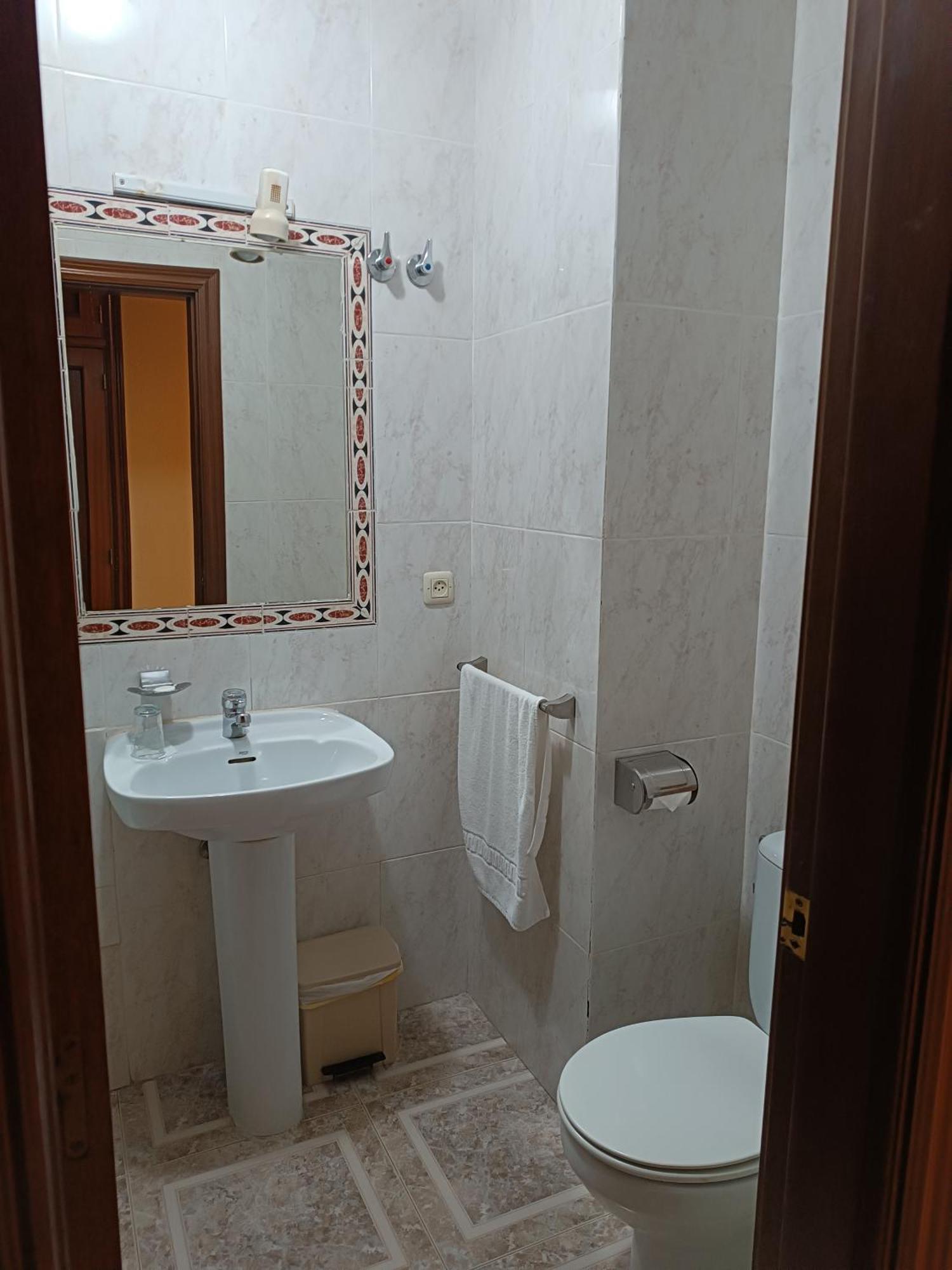 Ocaña Hostal Avila מראה חיצוני תמונה